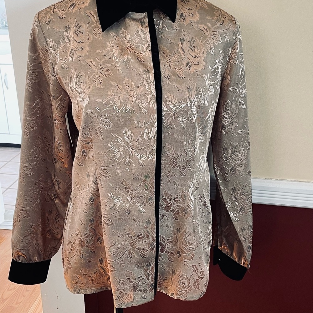 Vintage Susan Hutton gold floral blouse with black velour trim on collar/cuffs - Picture 1 of 6